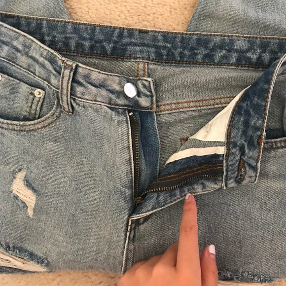 NWOT Wide-leg Distressed Jeans - Picture 5 of 5